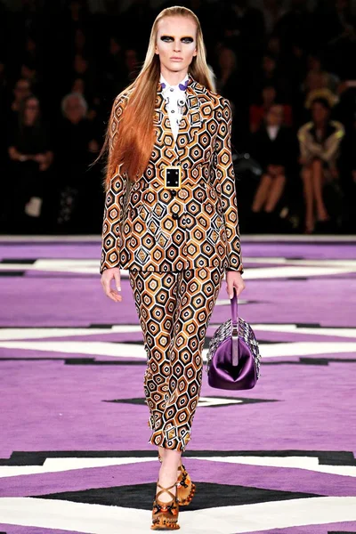 Look 40